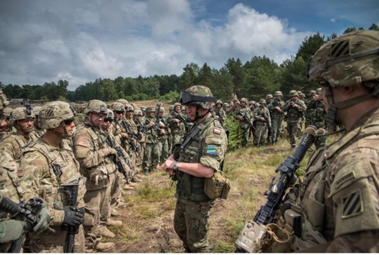 Gen. Mirosław Różański pierwszym gościem Akademii Sztuk Przepięknych oraz kolejna gwiazda 23. Przystanku Woodstock!