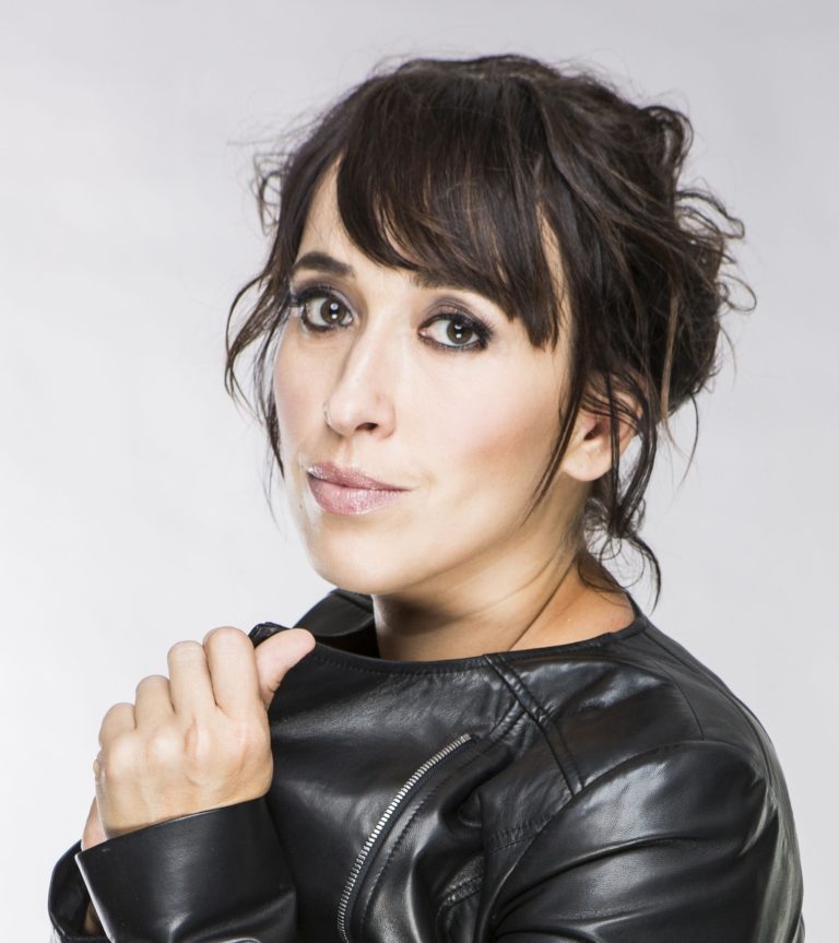 Niesamowita energia życiowa kobiety charyzmatycznej.