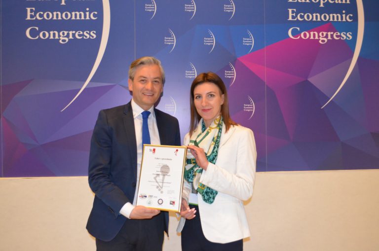 Rozmowa z Robertem Biedroniem, Prezydentem Miasta Słupsk, przeprowadzona podczas wręczenia nominacji do tytułu: Lider z powołania w trakcie VIII Europejskiego Kongresu.