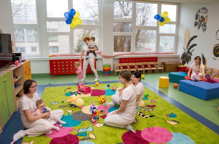 Katowice wprowadzają większe dopłaty do żłobków niepublicznych – rodzice zapłacą mniej!