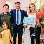 Z dyrektorką Przedszkola SportArt Iwoną Poręmbską i Multimedalistką Olimpijską Karoliną Naja (z prawej)