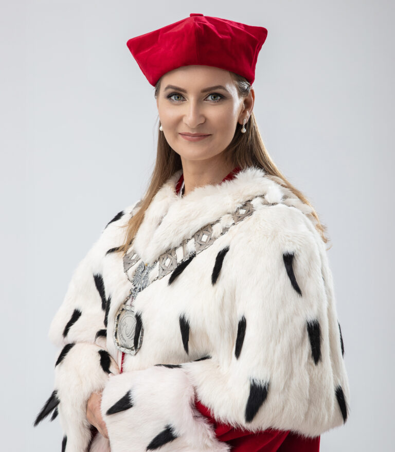 Uczelnia, która realnie zmienia życie i łączy pokolenia