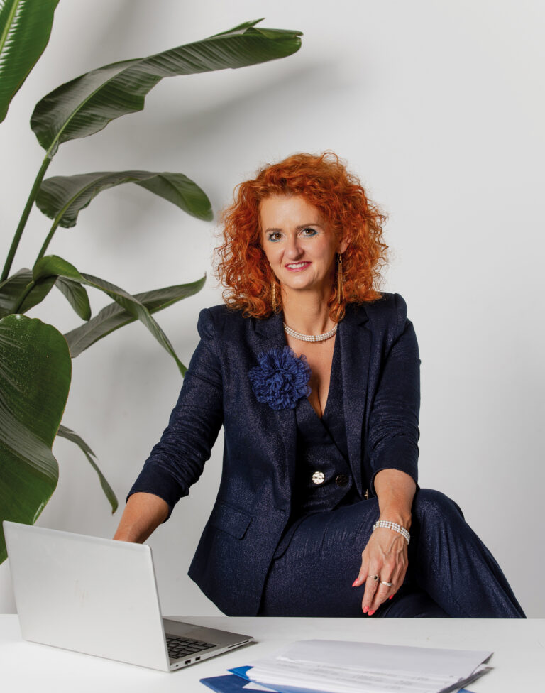 Kobiecość, która zmienia system