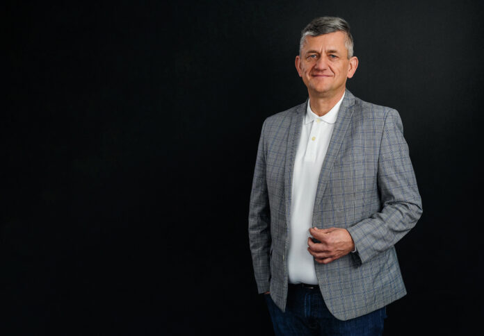 Burmistrz Poddębic Piotr Sęczkowski